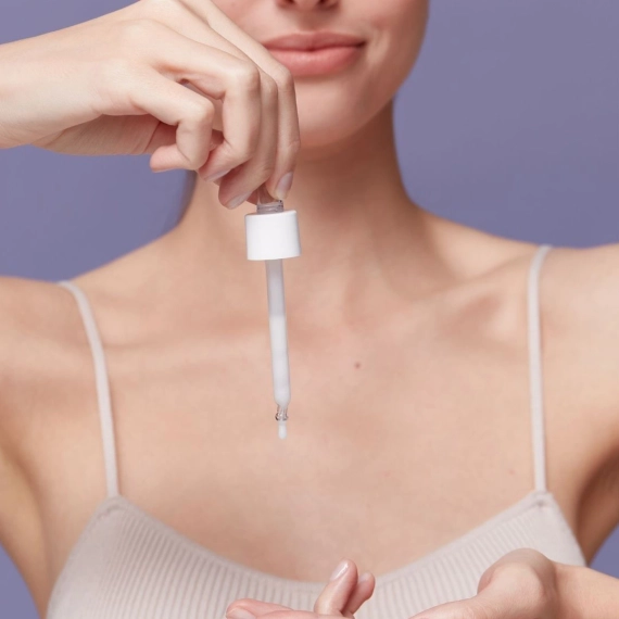 Nawilżający emu-żel do twarzy z 6% ektoiną i komórkami macierzystymi ze śnieżnego lotosu - BasicLab - 50 ml